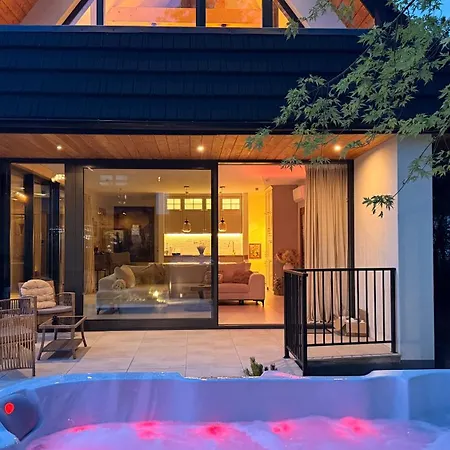 Вилла Strugowka Mountain House & Jacuzzi *